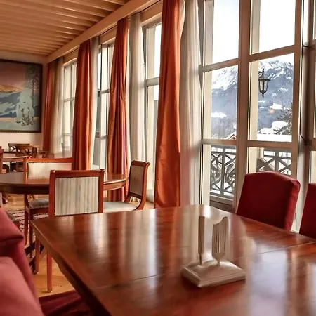 Luxury Apartment, Panoramic Mountain Views, 5 Star Facilities - 3 Bedroom Chateau-d'Oex