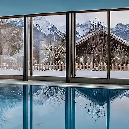 Luxury Apartment, Panoramic Mountain Views, 5 Star Facilities - 3 Bedroom