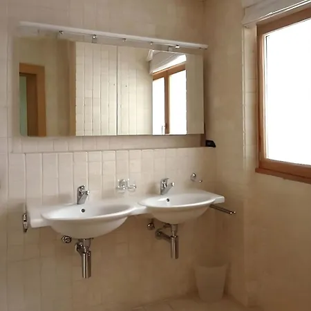 Luxury Apartment, Panoramic Mountain Views, 5 Star Facilities - 3 Bedroom