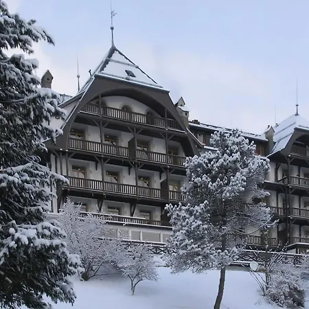 Luxury Apartment, Panoramic Mountain Views, 5 Star Facilities - 3 Bedroom