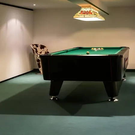 Luxury Apartment, Panoramic Mountain Views, 5 Star Facilities - 3 Bedroom Château-d'Oex