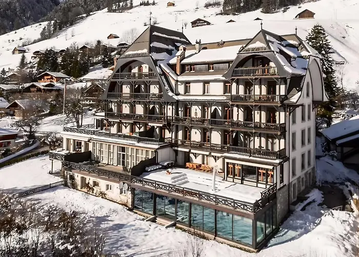 Luxury Apartment, Panoramic Mountain Views, 5 Star Facilities - 3 Bedroom *