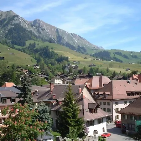 Luxury Apartment, Panoramic Mountain Views, 5 Star Facilities - 3 Bedroom * Chateau-d'Oex