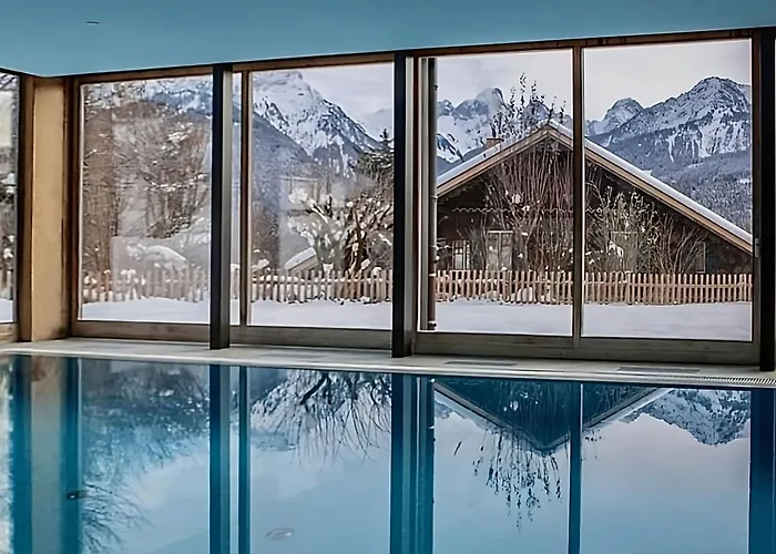 Luxury Apartment, Panoramic Mountain Views, 5 Star Facilities - 3 Bedroom