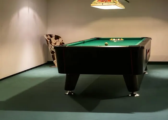 Luxury Apartment, Panoramic Mountain Views, 5 Star Facilities - 3 Bedroom Chateau-d'Oex