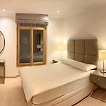 Luxury Apartment, Panoramic Mountain Views, 5 Star Facilities - 3 Bedroom * Chateau-d'Oex